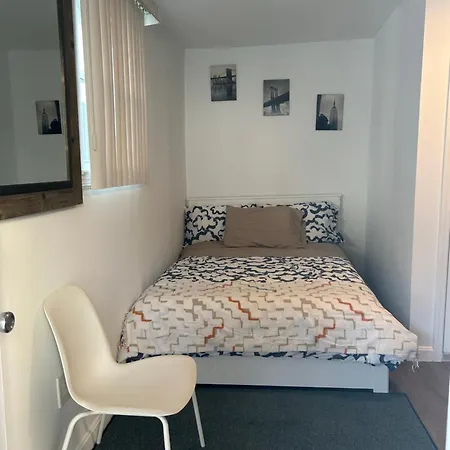 Cozy Apt 30Mins From Times Square!!!